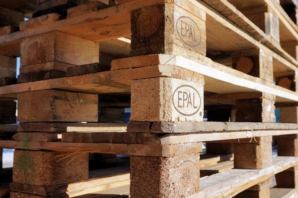 Ein Stapel Paletten